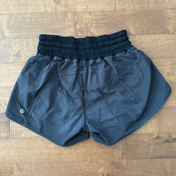 Lululemon black shorts size 4 - Picture 2 of 2